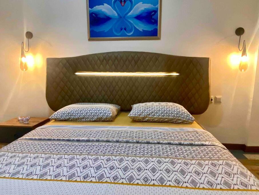 Licensed ,jazzy Class 3 Bedrooms Homes 100mb Wi-fi Apartament *